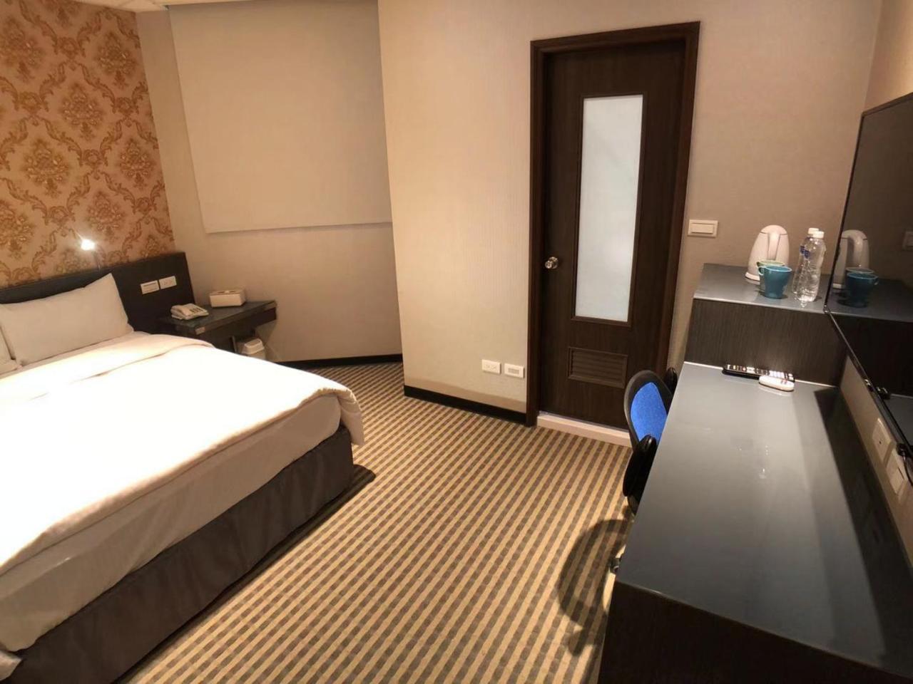 Red 13 Apartment 타이베이 외부 사진