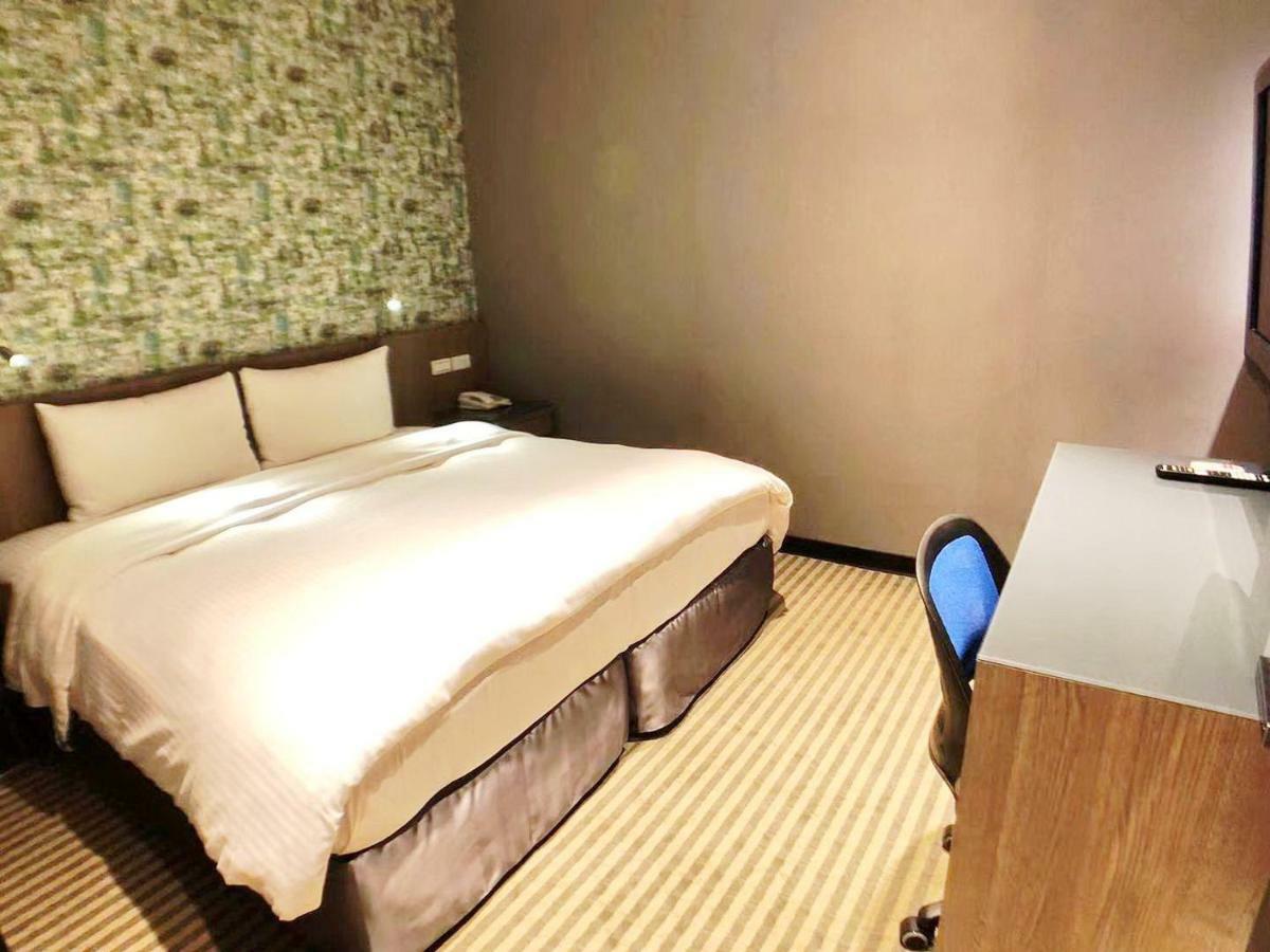 Red 13 Apartment 타이베이 외부 사진