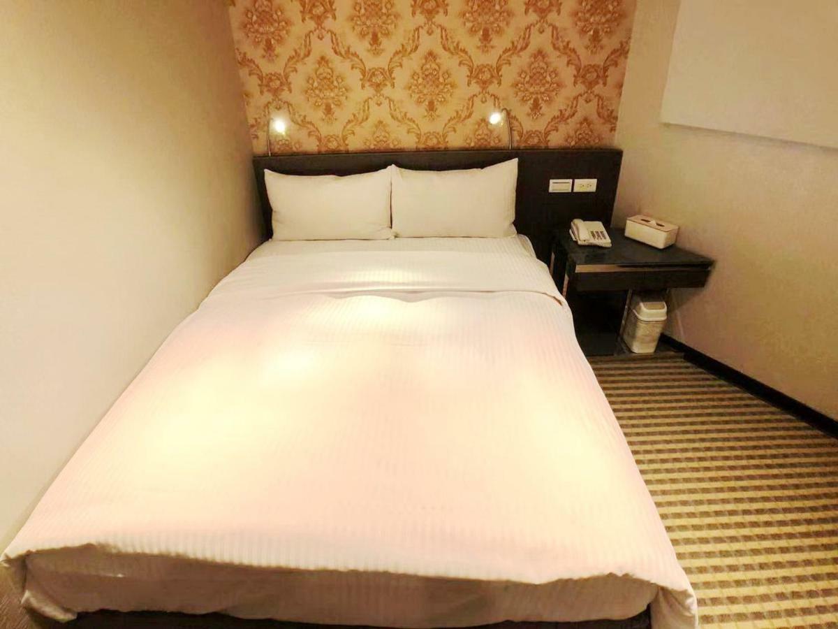 Red 13 Apartment 타이베이 외부 사진