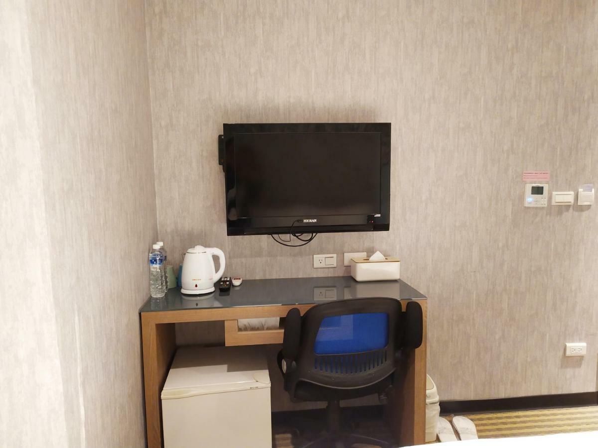Red 13 Apartment 타이베이 외부 사진
