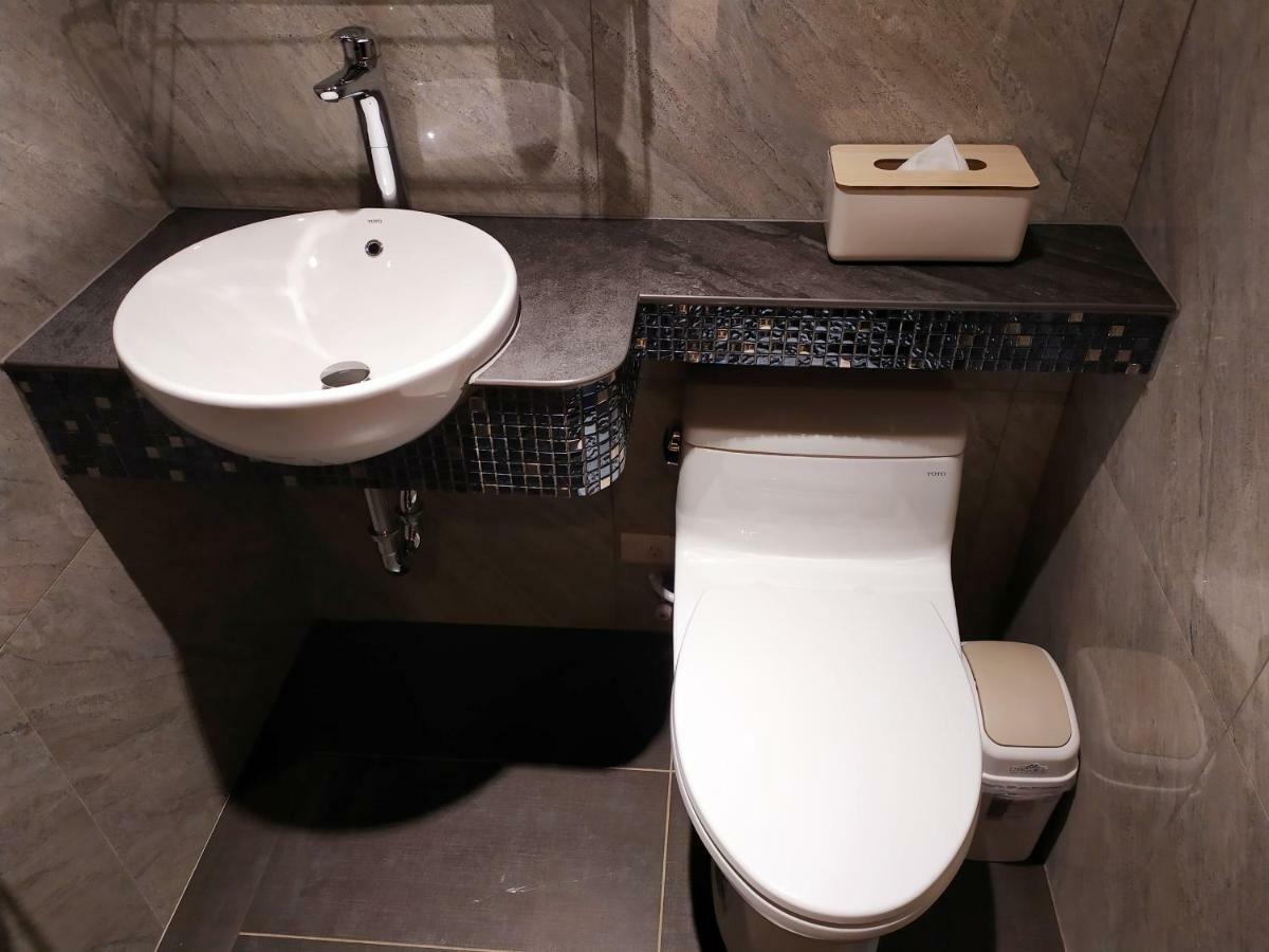 Red 13 Apartment 타이베이 외부 사진
