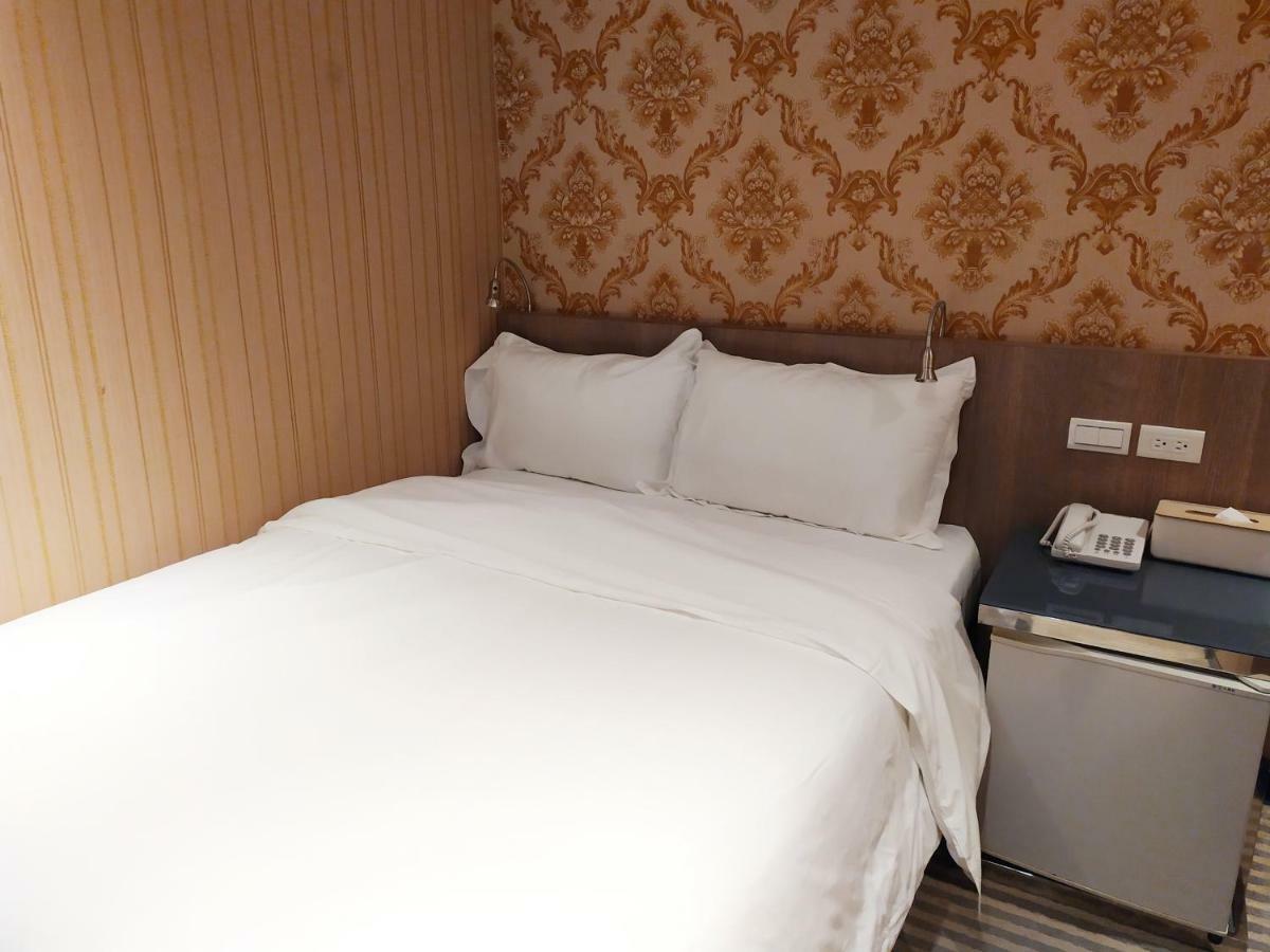 Red 13 Apartment 타이베이 외부 사진