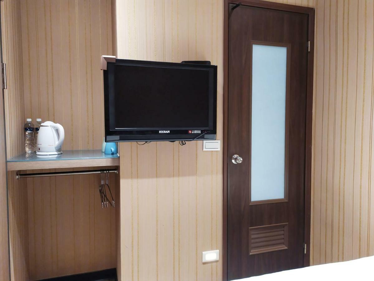 Red 13 Apartment 타이베이 외부 사진