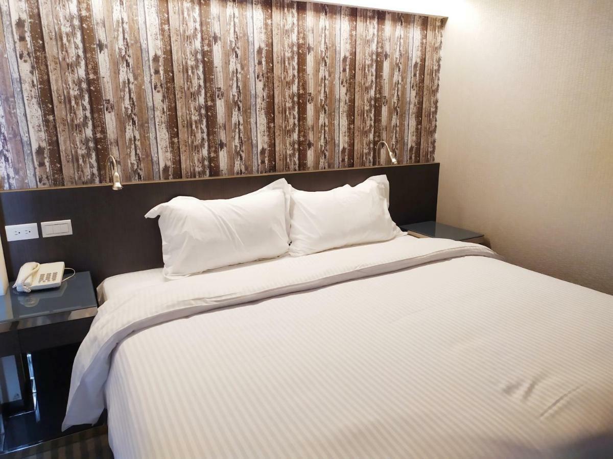 Red 13 Apartment 타이베이 외부 사진