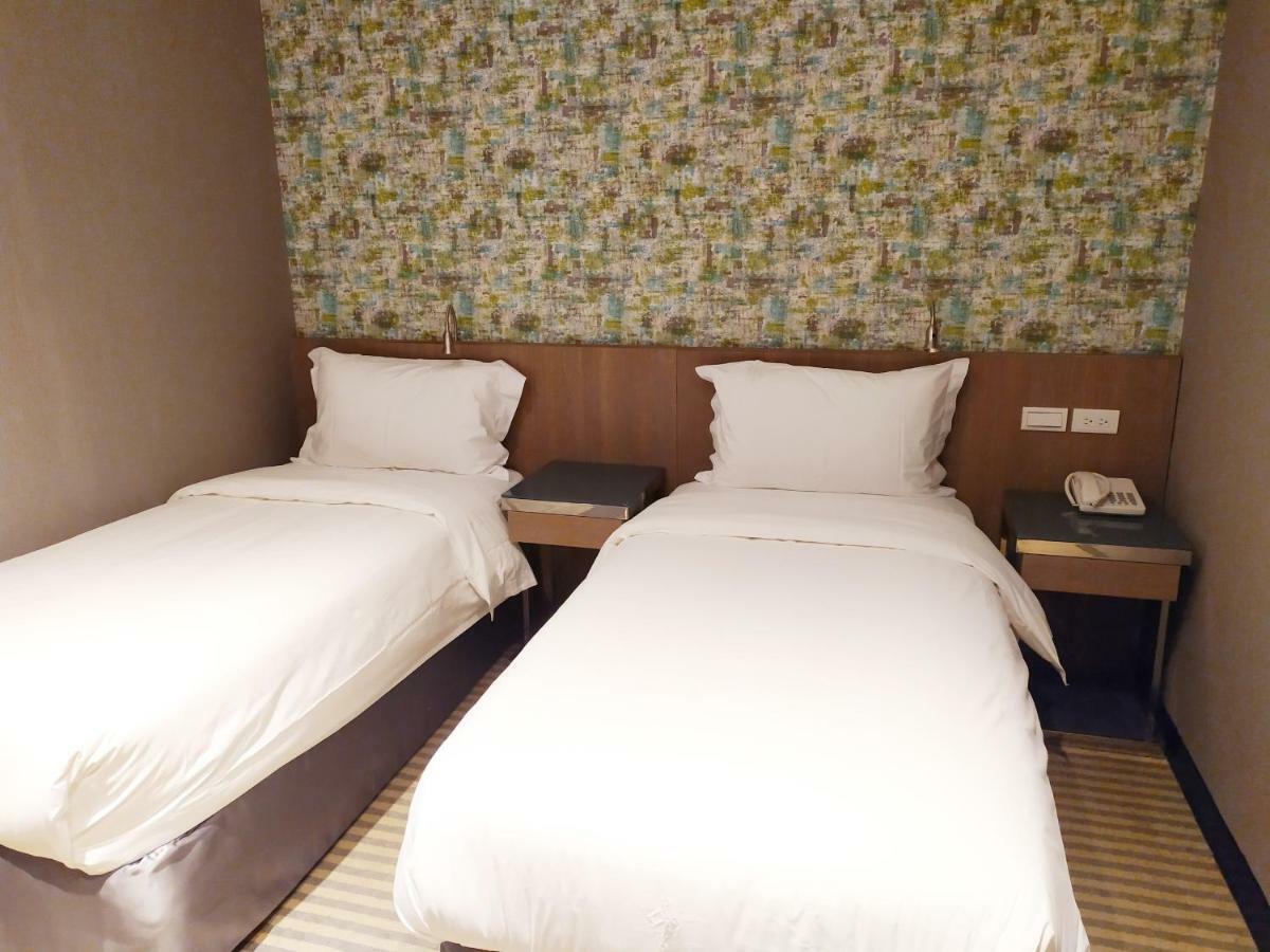 Red 13 Apartment 타이베이 외부 사진