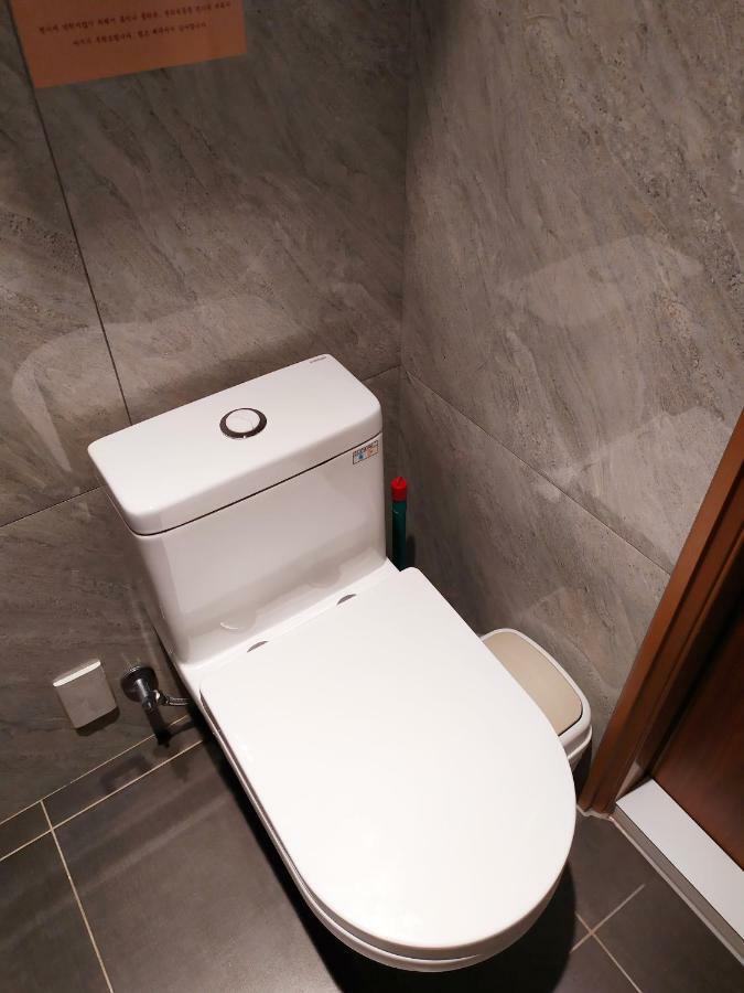 Red 13 Apartment 타이베이 외부 사진