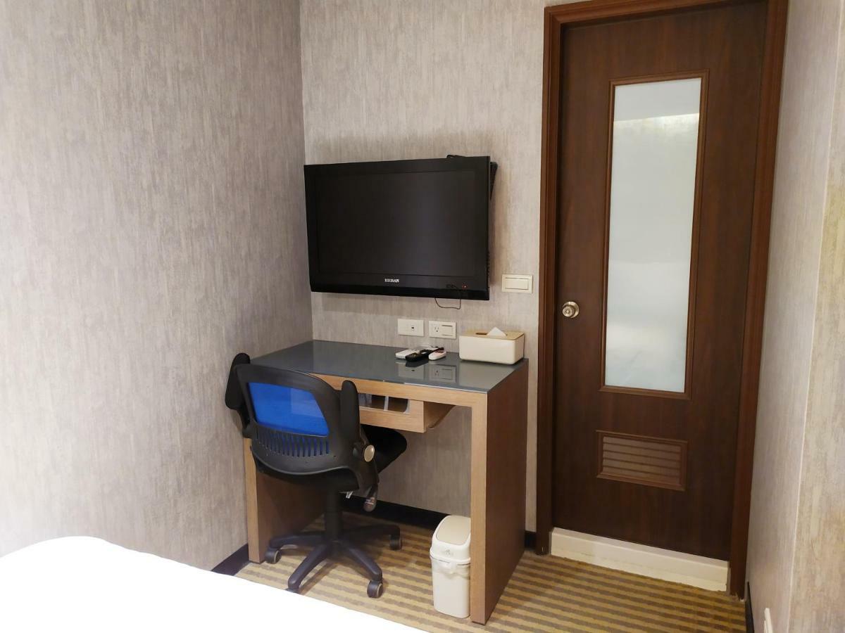 Red 13 Apartment 타이베이 외부 사진