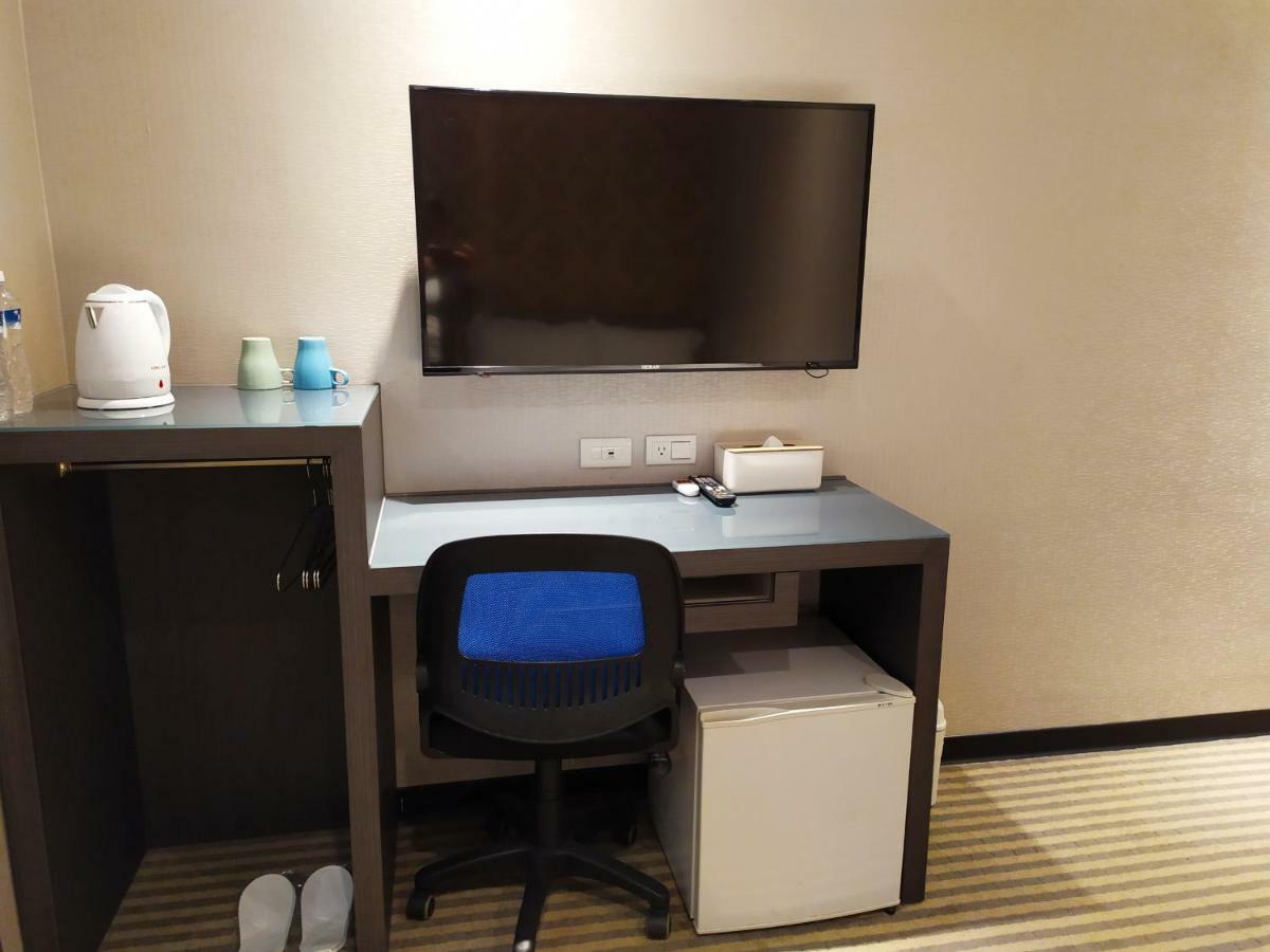 Red 13 Apartment 타이베이 외부 사진